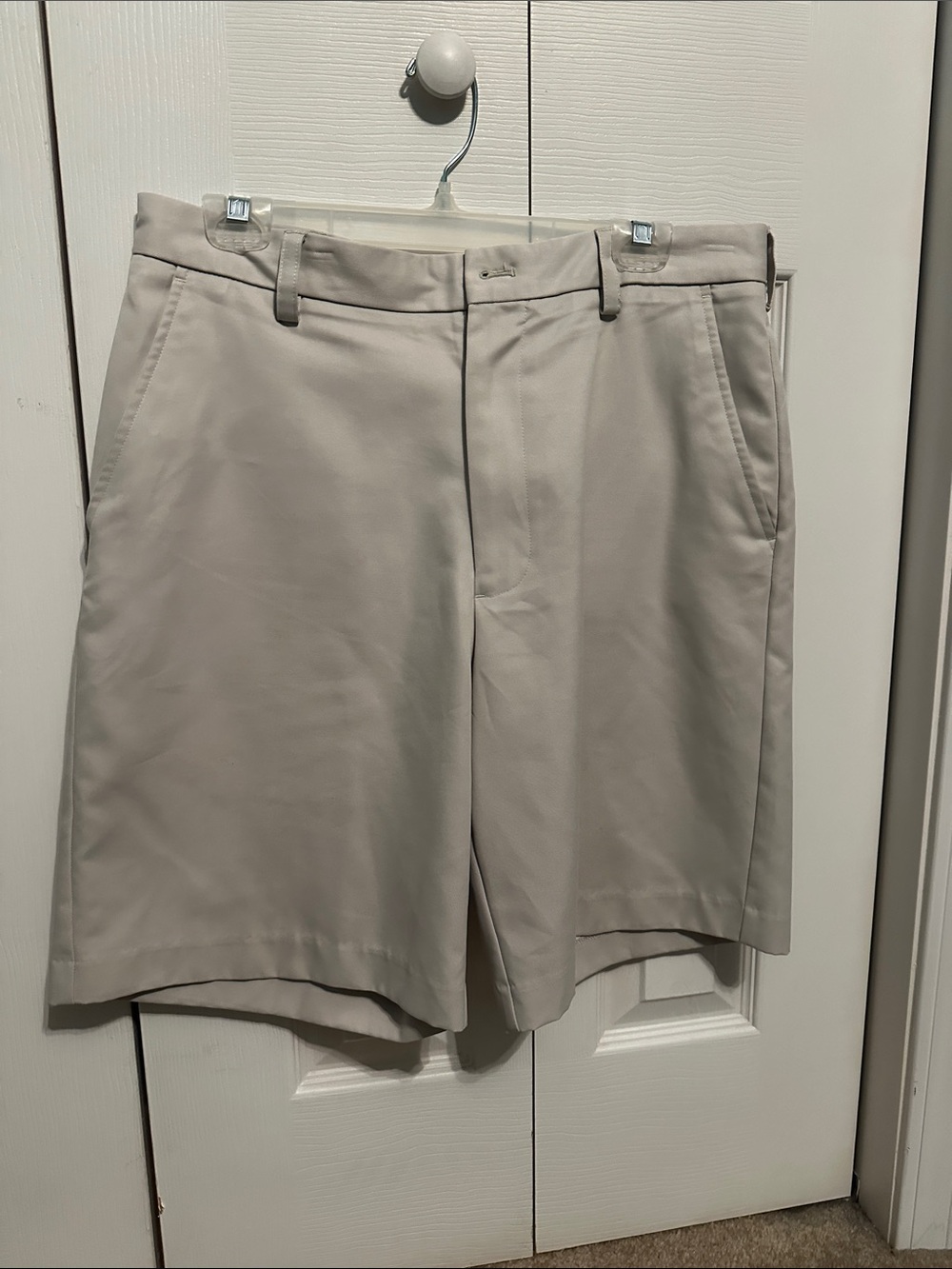 Izod Light Beige Flat Front Men's Shorts